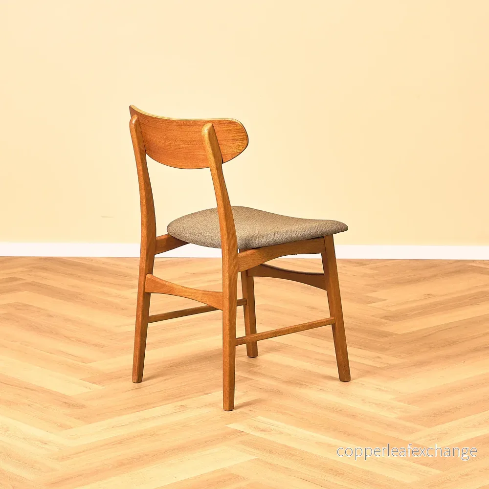 Danskt set med 6 matstolar i teak och ek - Bild 3