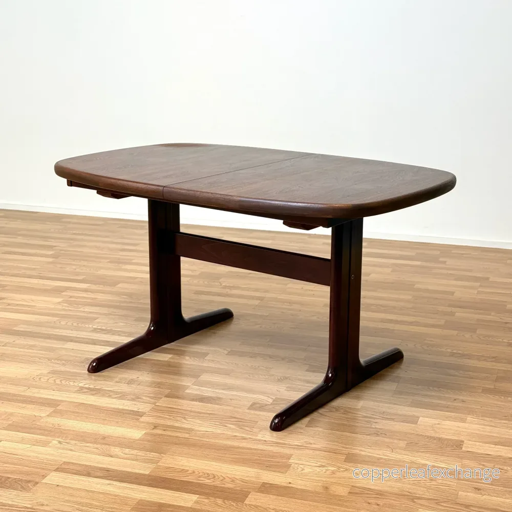 Oval matbord från Skovby Møblefabrik, ca 1970-talet, Danmark