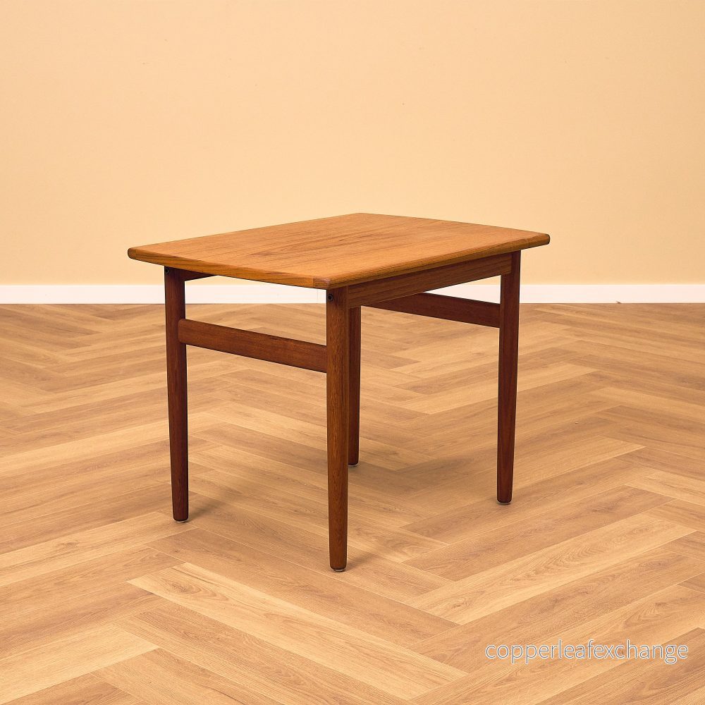 Dansk sidobord i teak