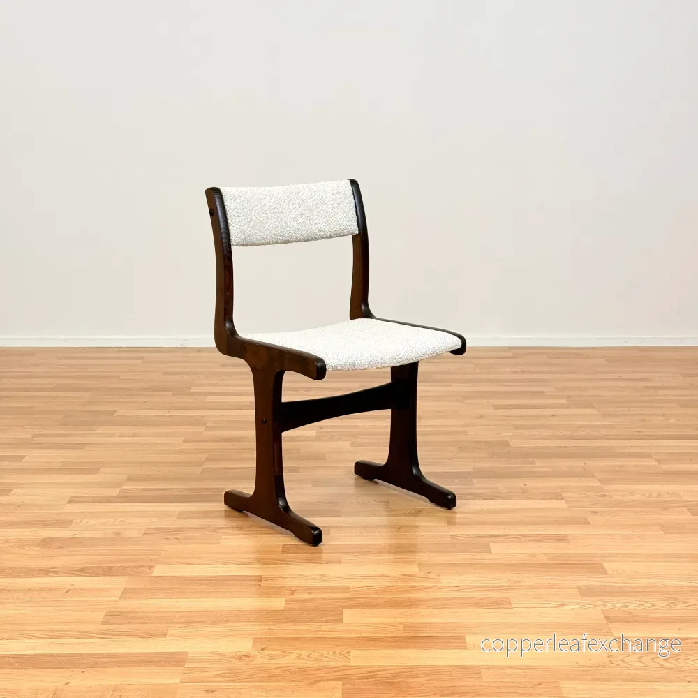 Danskt set med 4 matstolar i betsad teak - Bild 2