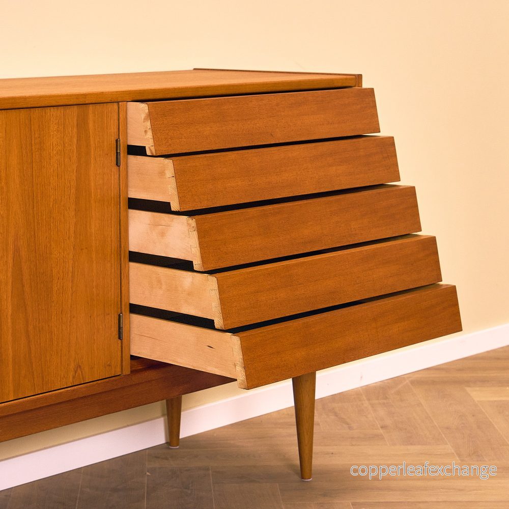 Svensk skänk i teak och bok av IKEA - Bild 3