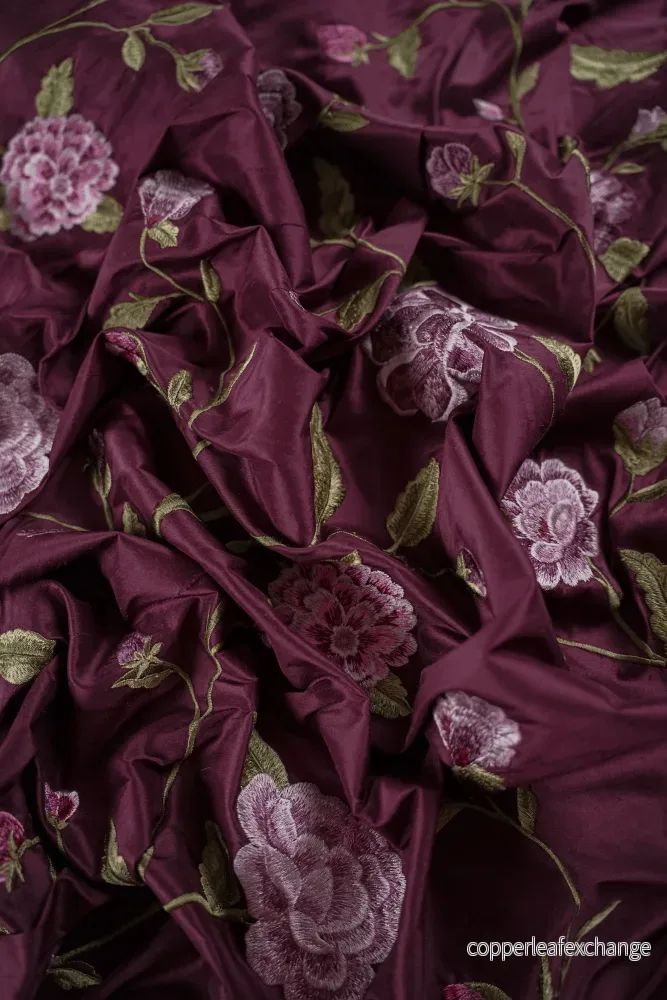 Vintage – Thai silk – Embroidered flowers – Plum – VT47