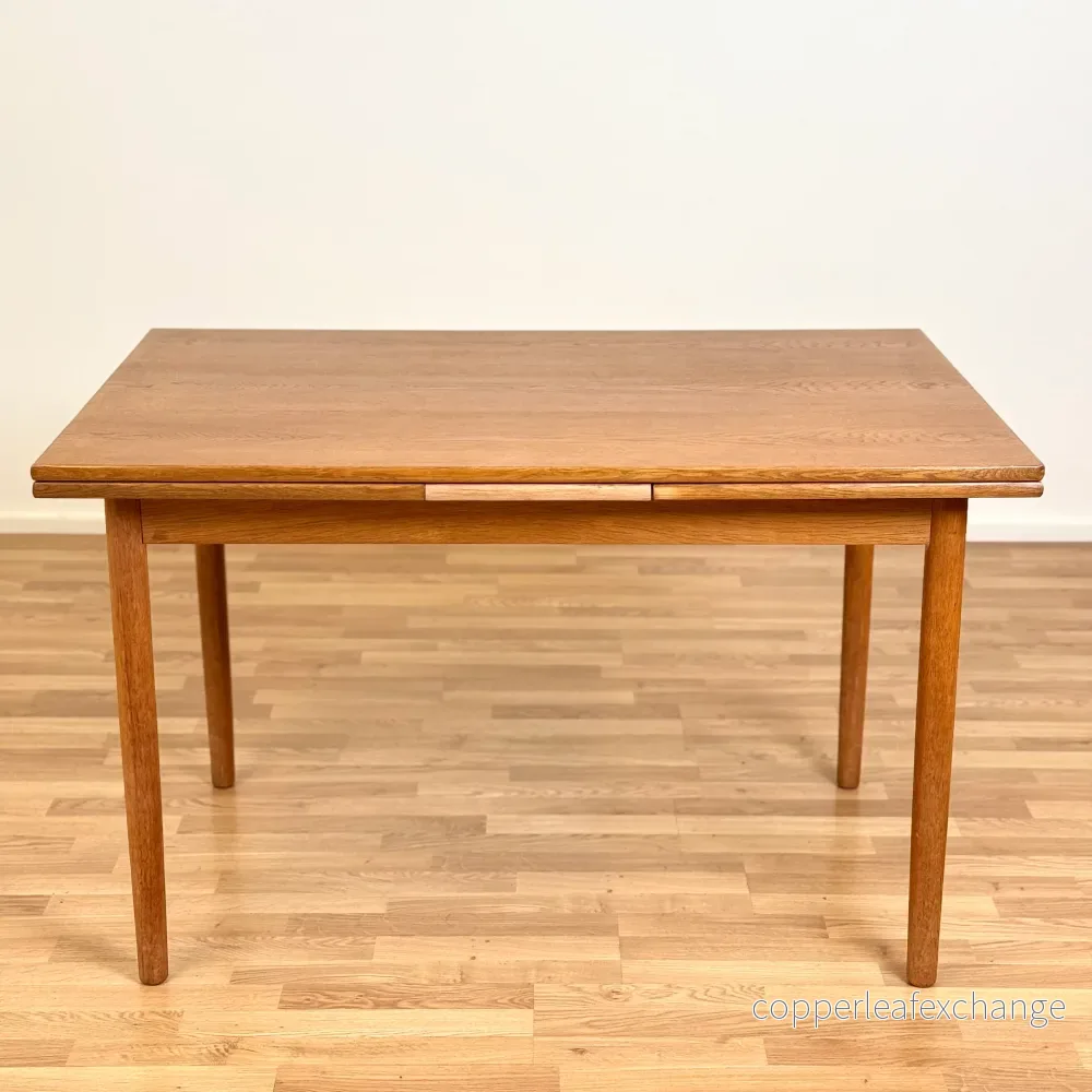 Matbord i ek, 1950-60-tal, Danmark