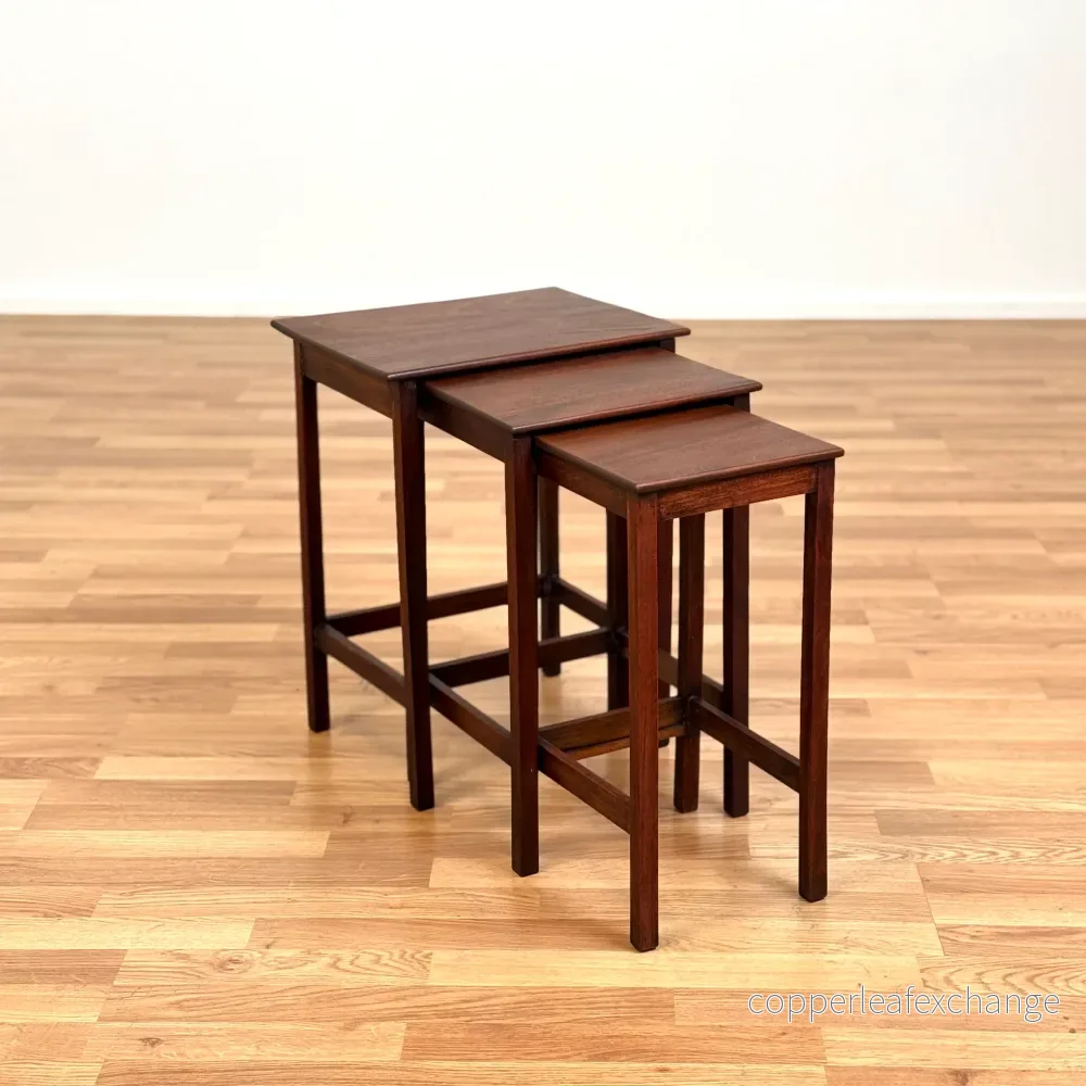 Litet set med 3 satsbord i betsad teak, 1950-60-tal, Sverige - Bild 2