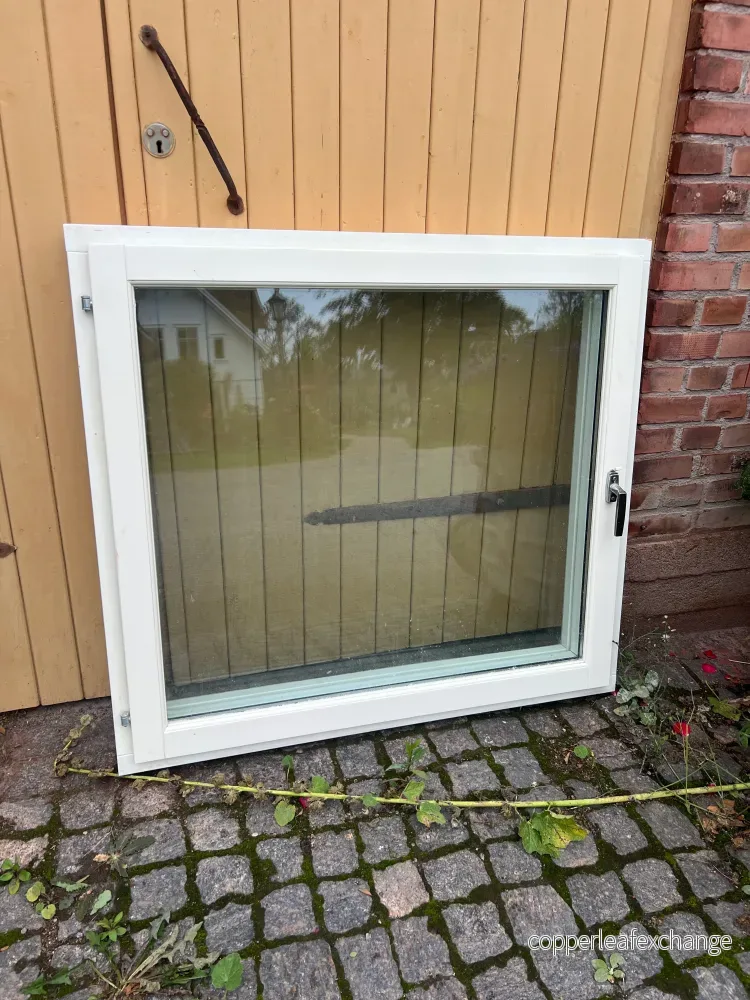 Fönster med karm 109×99
