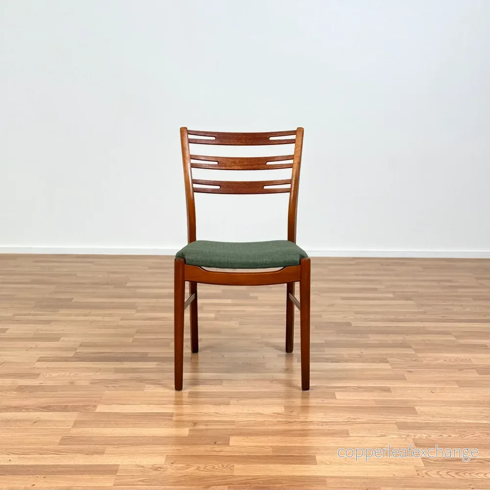 Set om 6 matstolar i teak, 'modell 219', av Farstrup, 1960-talet, Danmark - Bild 3