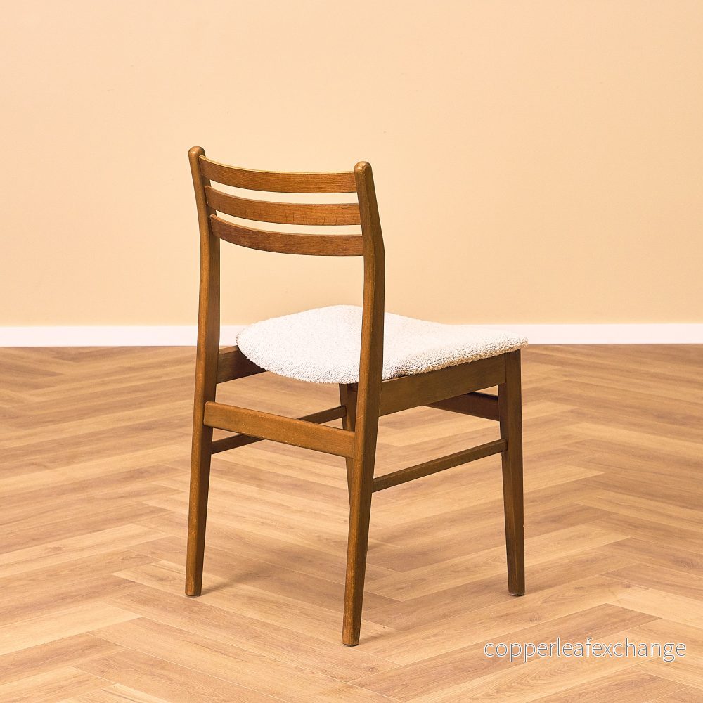 Danskt set med 4 matstolar i teak och bok från Sax Møbler - Bild 3