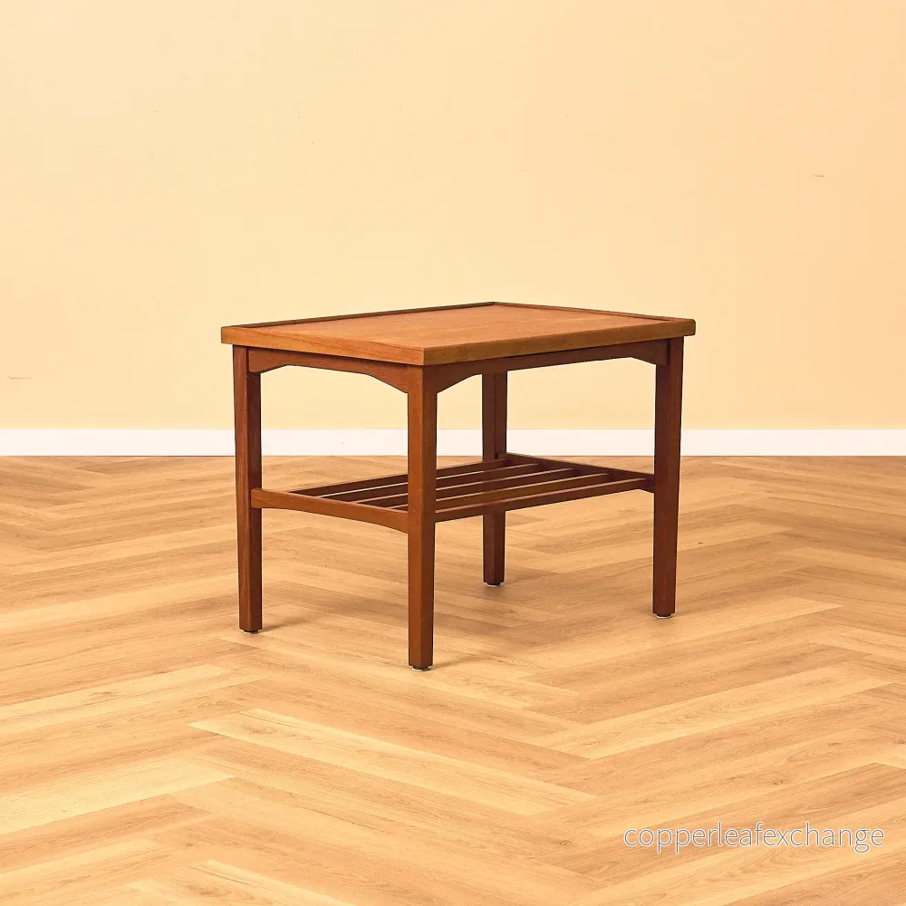 Danskt sidobord i teak
