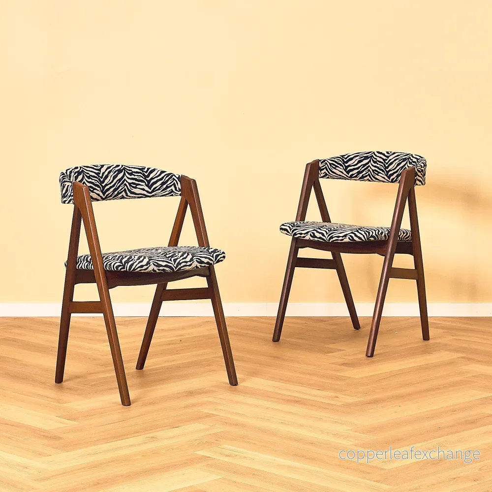 Danish set of 2 dining chairs ’model 205’ by Thomas Harlev for Farstrup Danish set of 2 dining chairs ’model 205’ by Thomas Harlev for Farstrup
