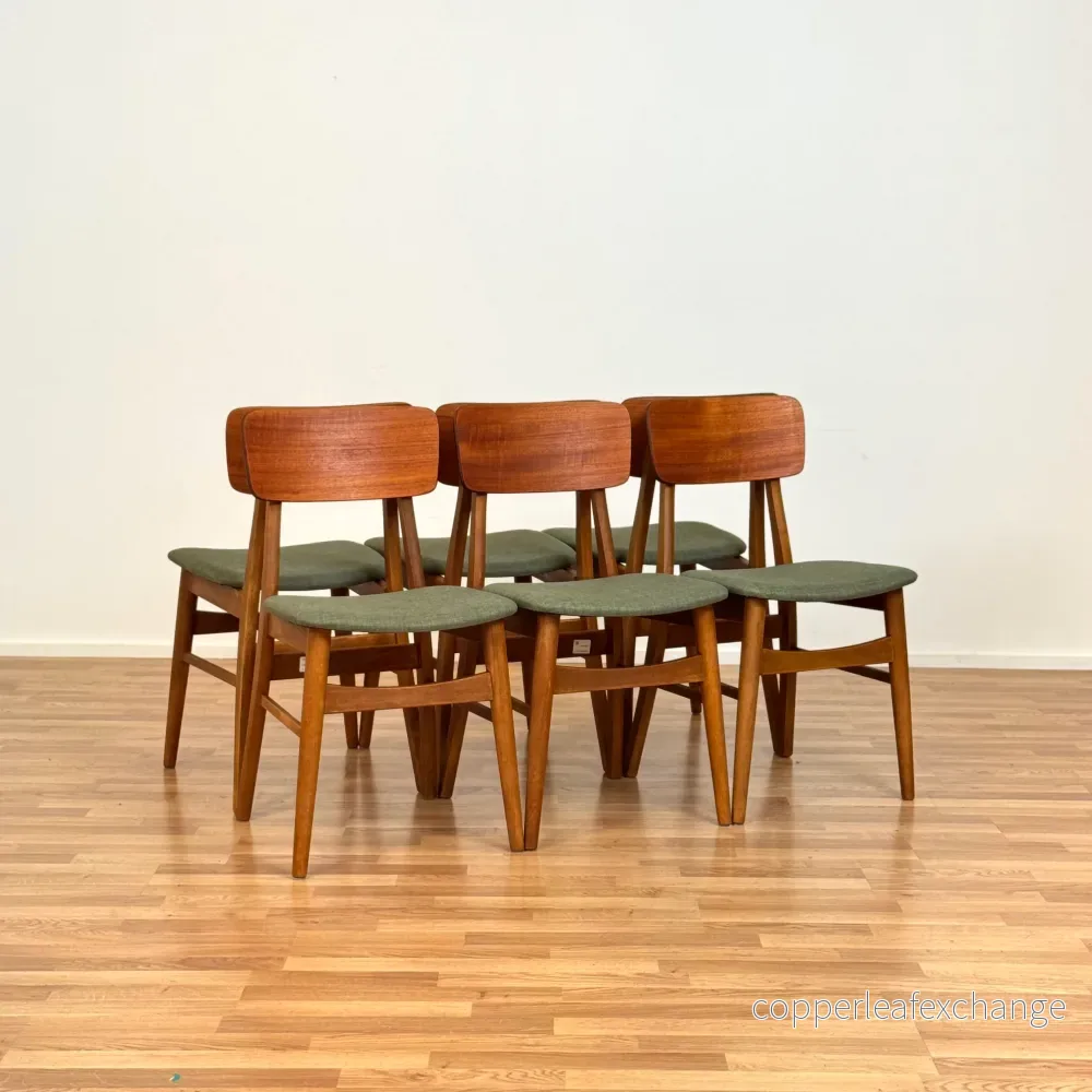 Set om 6 matstolar i teak och bok, 1950-60-tal, Danmark