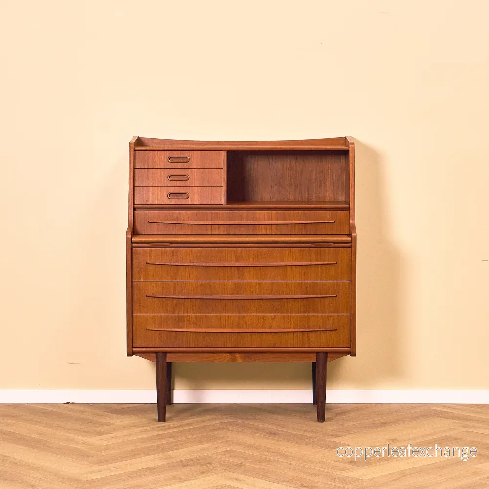 Dansk sekretär i teak