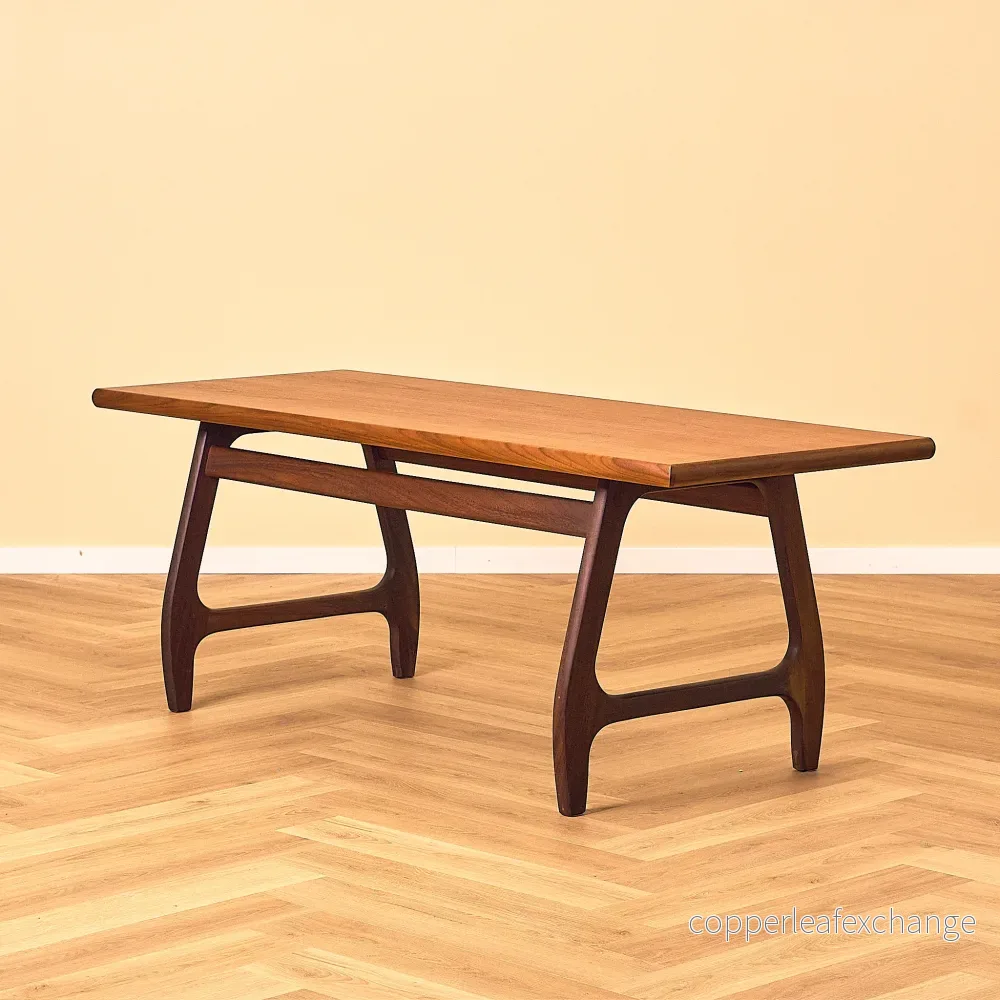 Danish coffee table in teak and walnut Danish coffee table in teak and walnut