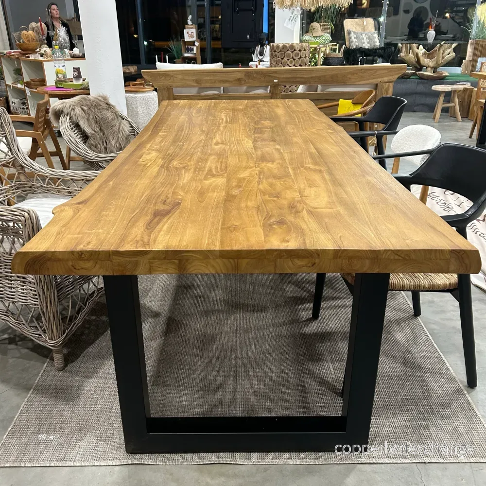 Batur Matbord Teak Live Edge 250×100 cm | Vågig Kant Svarta Stålben