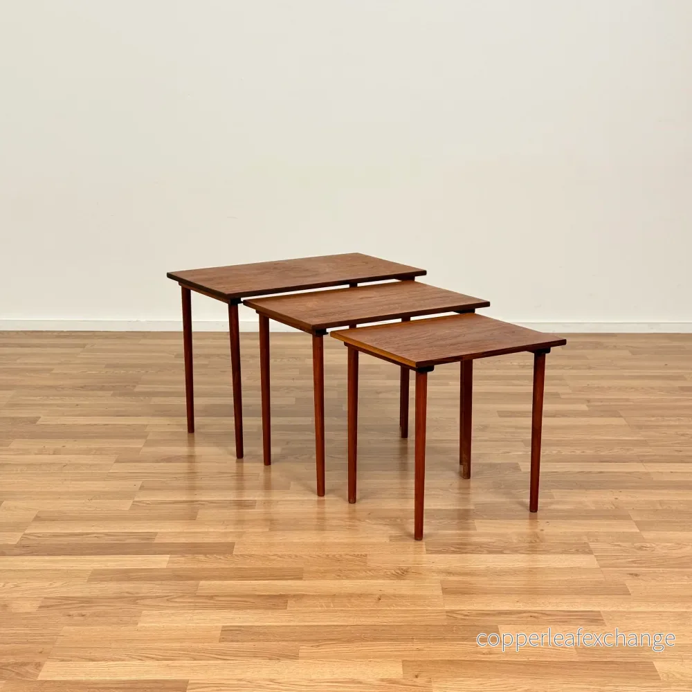 Set om 3 nästlade bord i teak, Danmark 1950-60-tal - Bild 3