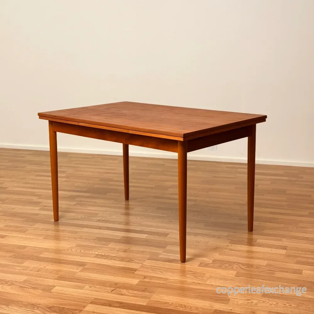 Danskt rektangulärt matbord i teak