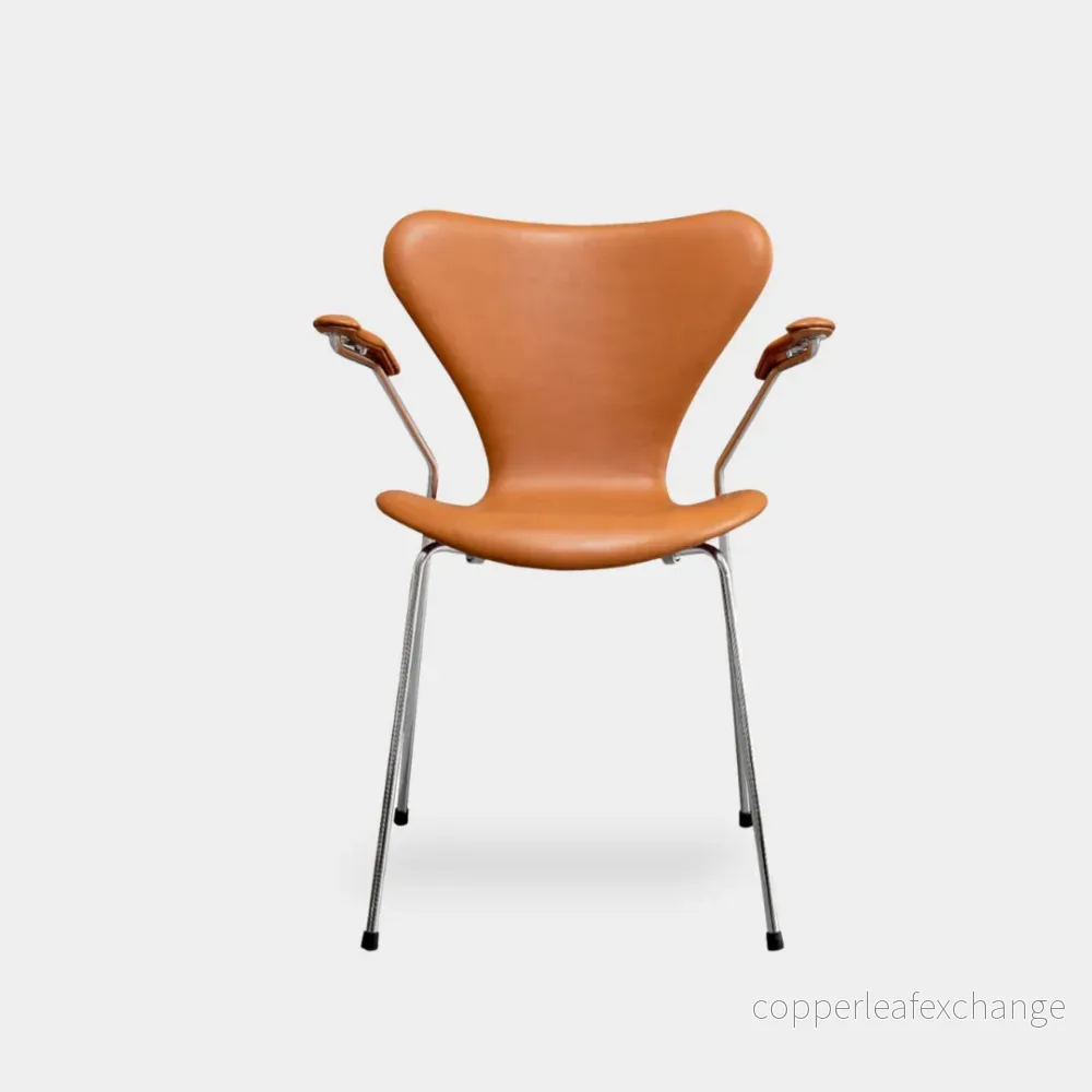 Polstring af Arne Jacobsen 7'er stol/ med armlæn - Bild 3