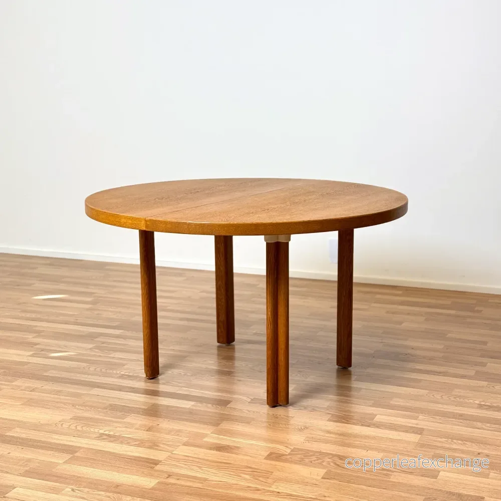 Sällsynt runt matbord "Artek" i ek av Alvar Aalto, 1950-60-tal, Finland