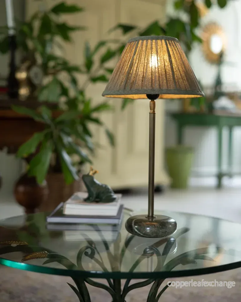 Eris Lampfot- marmor antikmässing - Bild 3