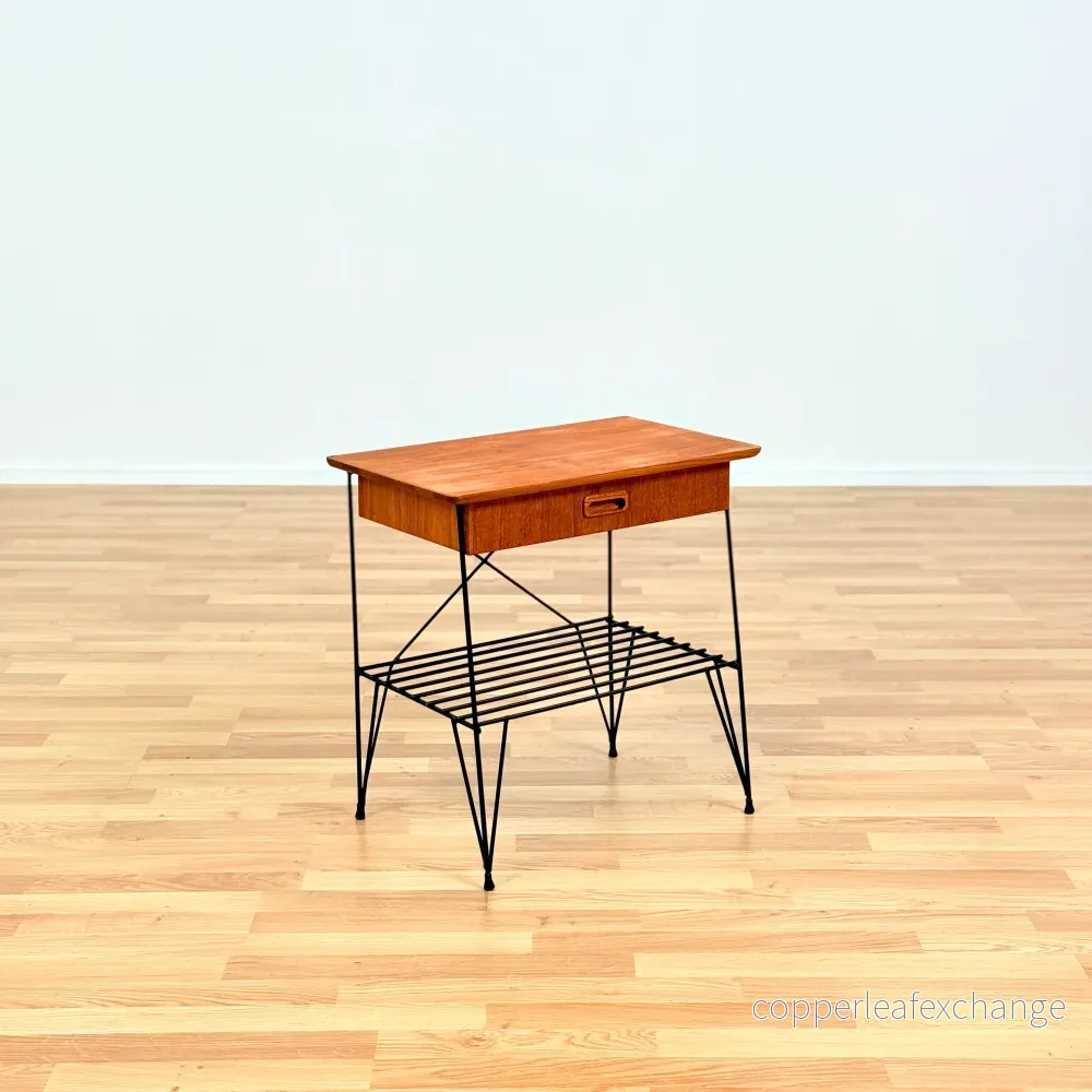Svensk sängbord i teak