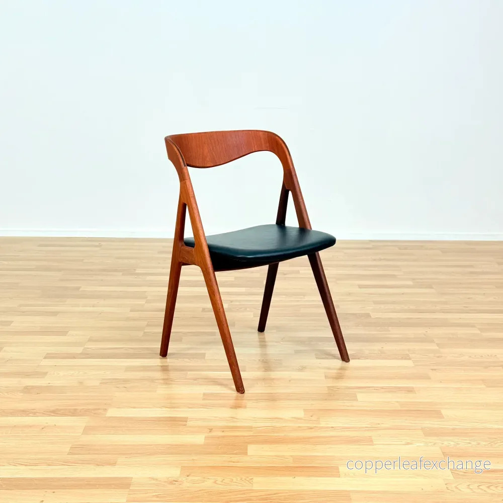 Danskt set om 2+2 matstolar i teak av Johannes Andersen - Bild 2
