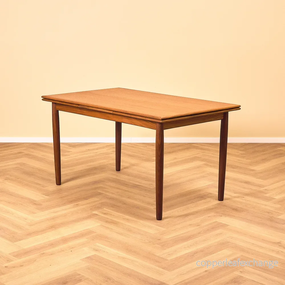 Danskt matbord i teak