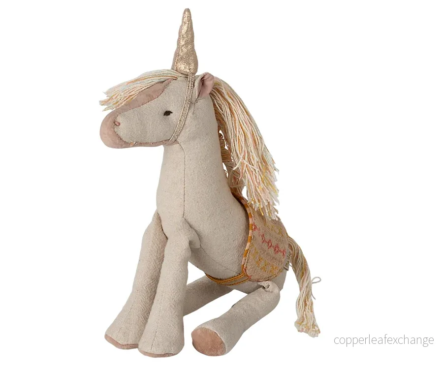 Maileg – Enhörning med horn och sadel, unicorn storlek liten / small Maileg – Enhörning med horn och sadel, unicorn storlek liten / small