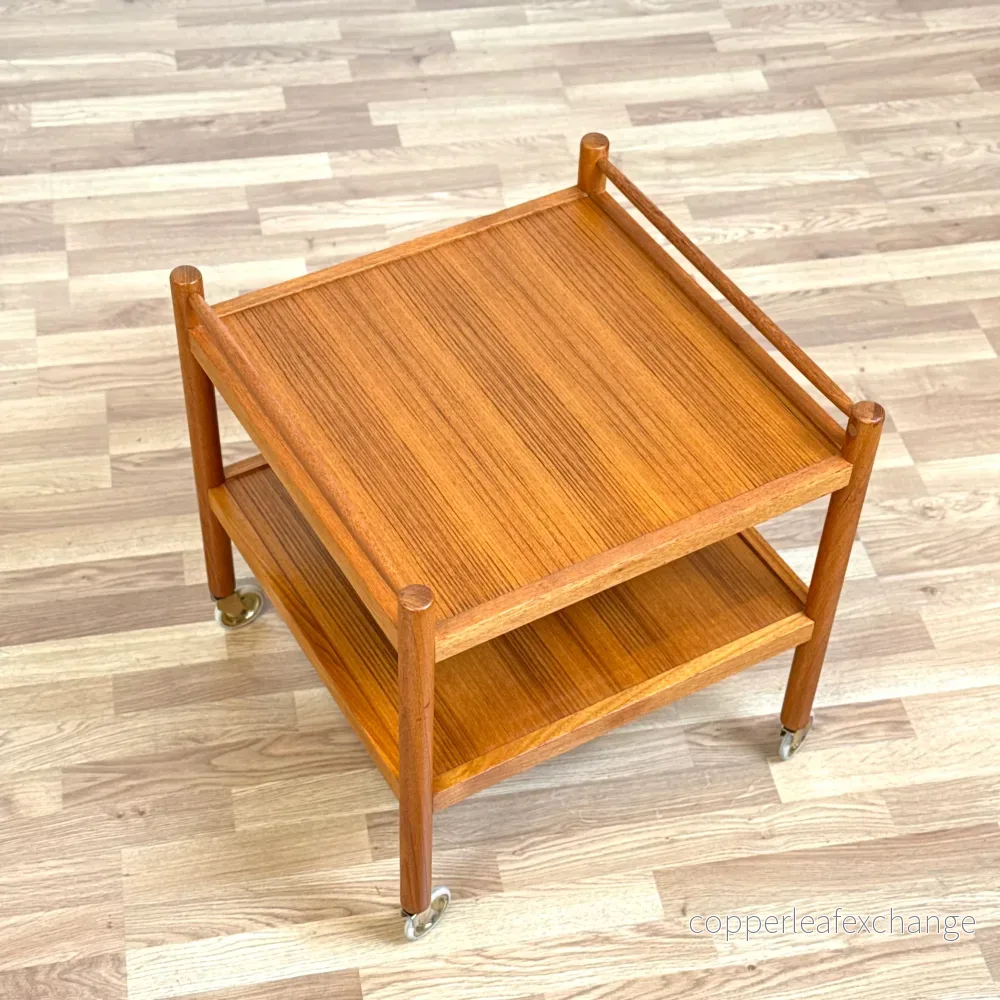 Svenskt sidobord / vagn i teak - Bild 2