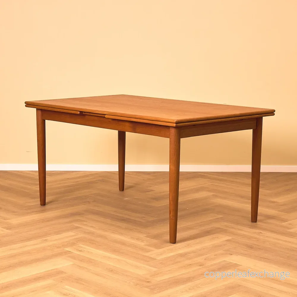 Danskt matbord i teak Danskt matbord i teak