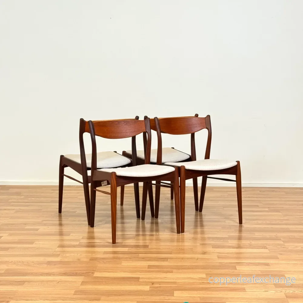 Set om 4 matstolar i teak av Ærthøj Jensen & Mølholm, 1950-60-tal, Danmark