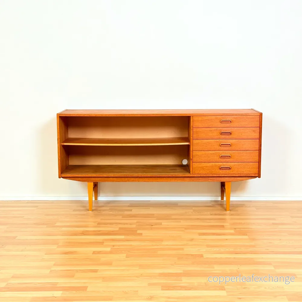 Svensk skänk i teak Svensk skänk i teak