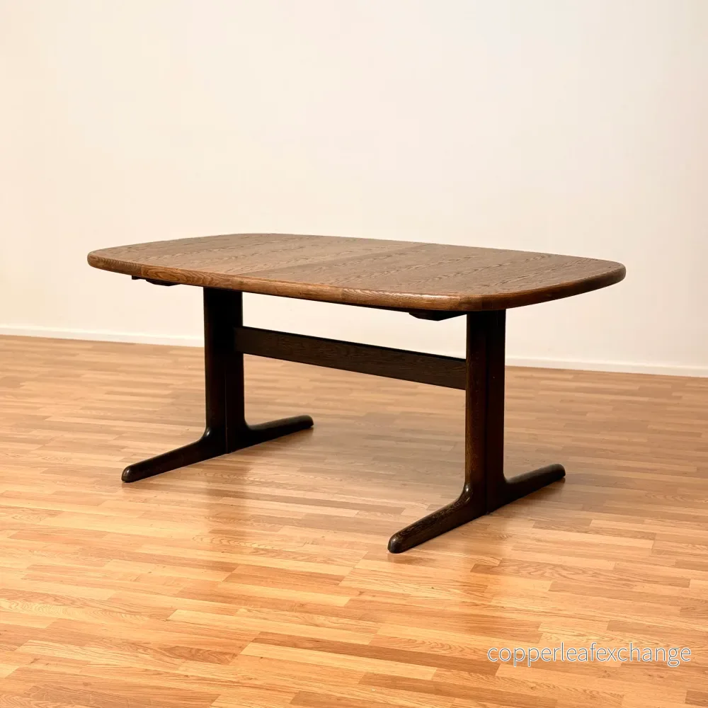 Dansk oval matbord i ek från Skovby Møblefabrik