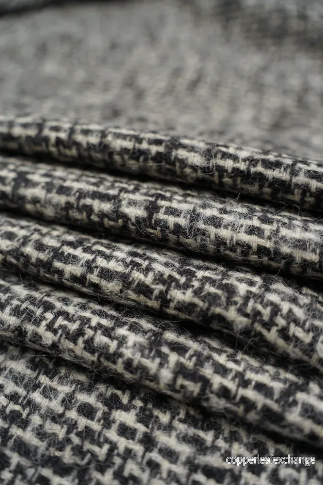 Deadstock – Italian – Wool – Chanel ”Look” – Black, White – DK91