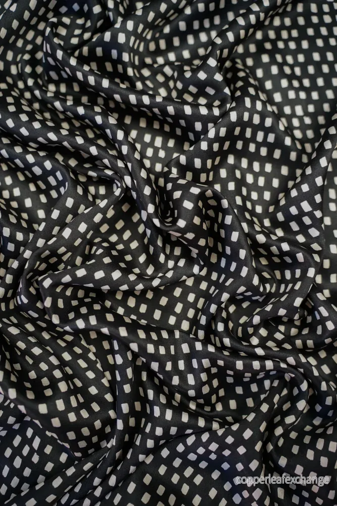 Viscose satin – Patterned – Checks – Black – 2615 Viscose satin – Patterned – Checks – Black – 2615