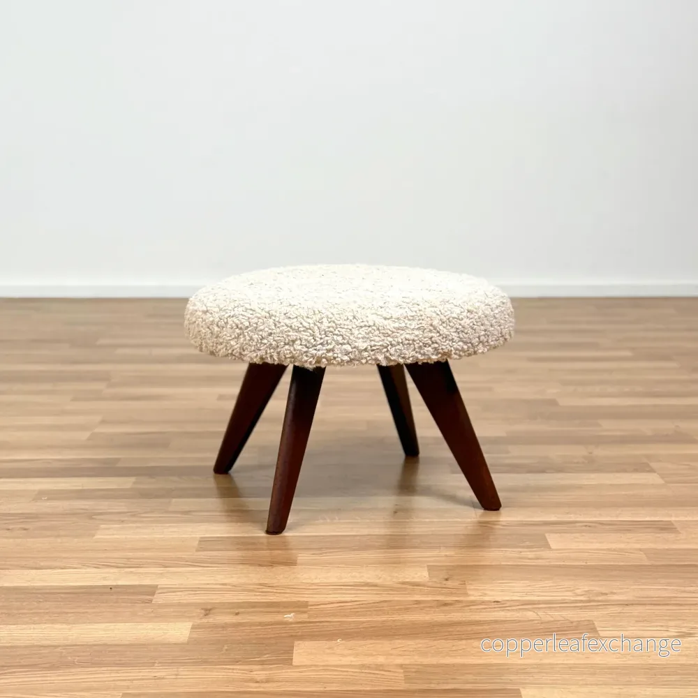 Rund pall i teak, 1950-60-tal