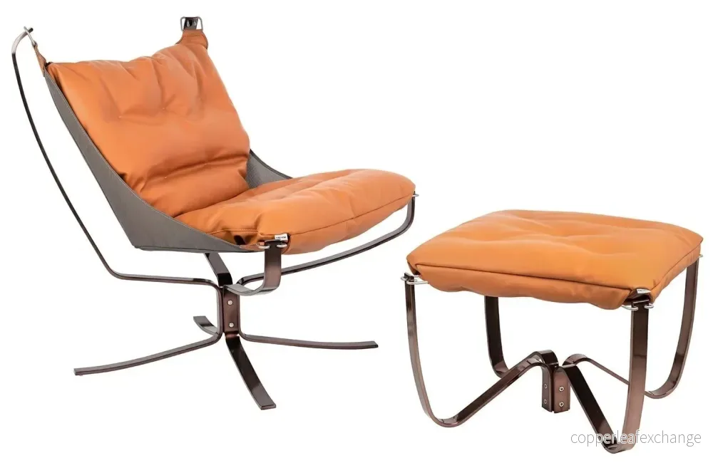 Fåtölj – ARNI LOW med fotpall, orange ekoläder