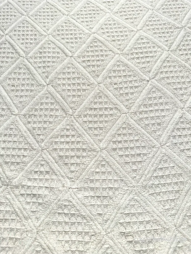 Cotton – Woven pattern – Soft – Off-white – VT7 Cotton – Woven pattern – Soft – Off-white – VT7