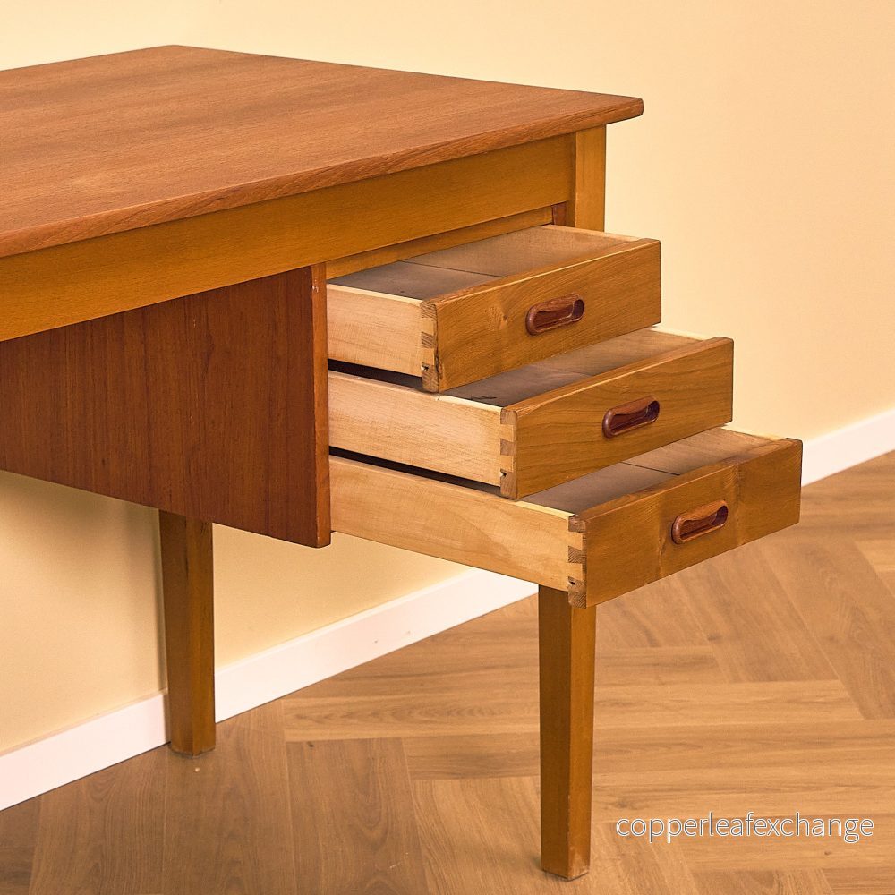 Small Swedish writing desk in teak and beech - Bild 3