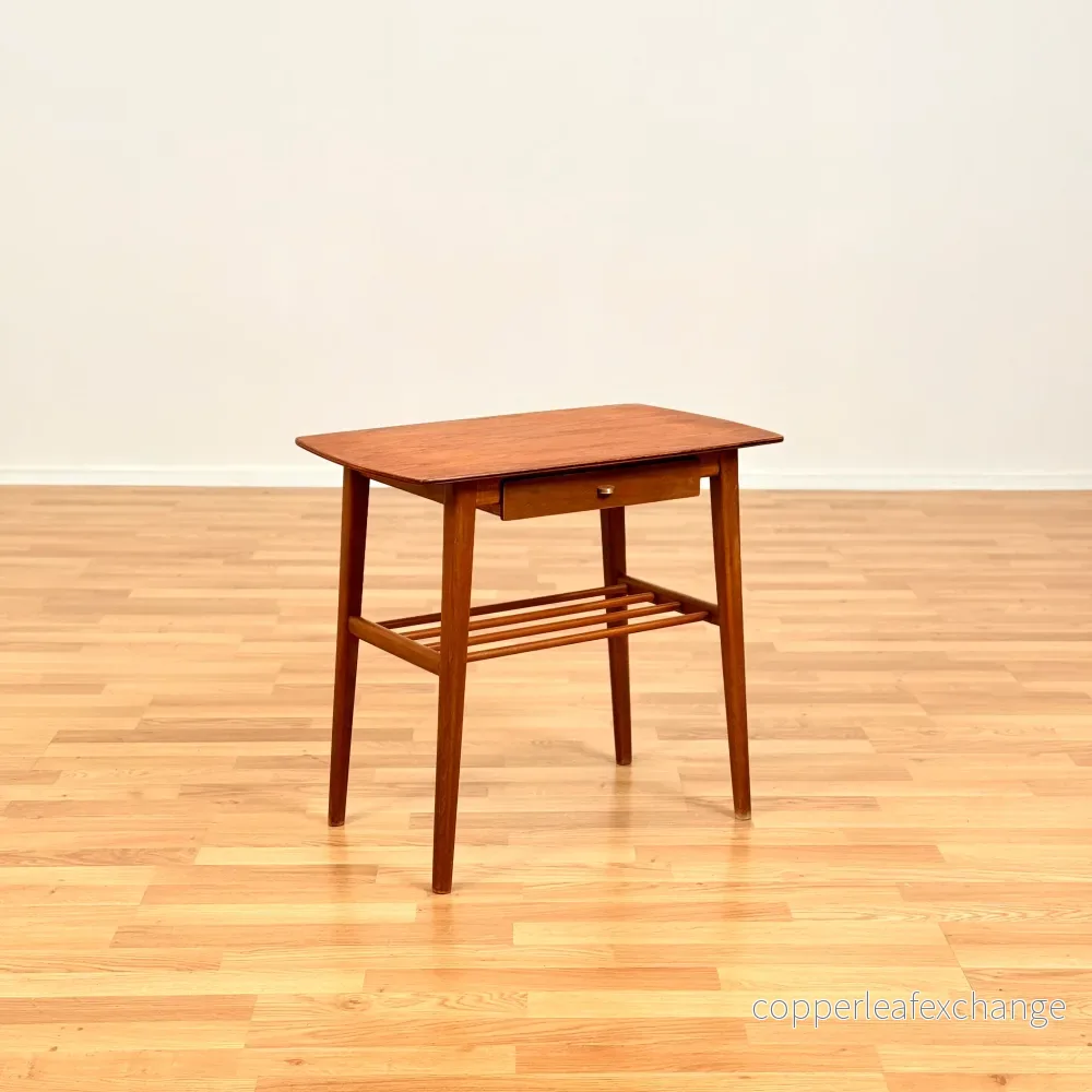 Dansk sängbord i teak och bok