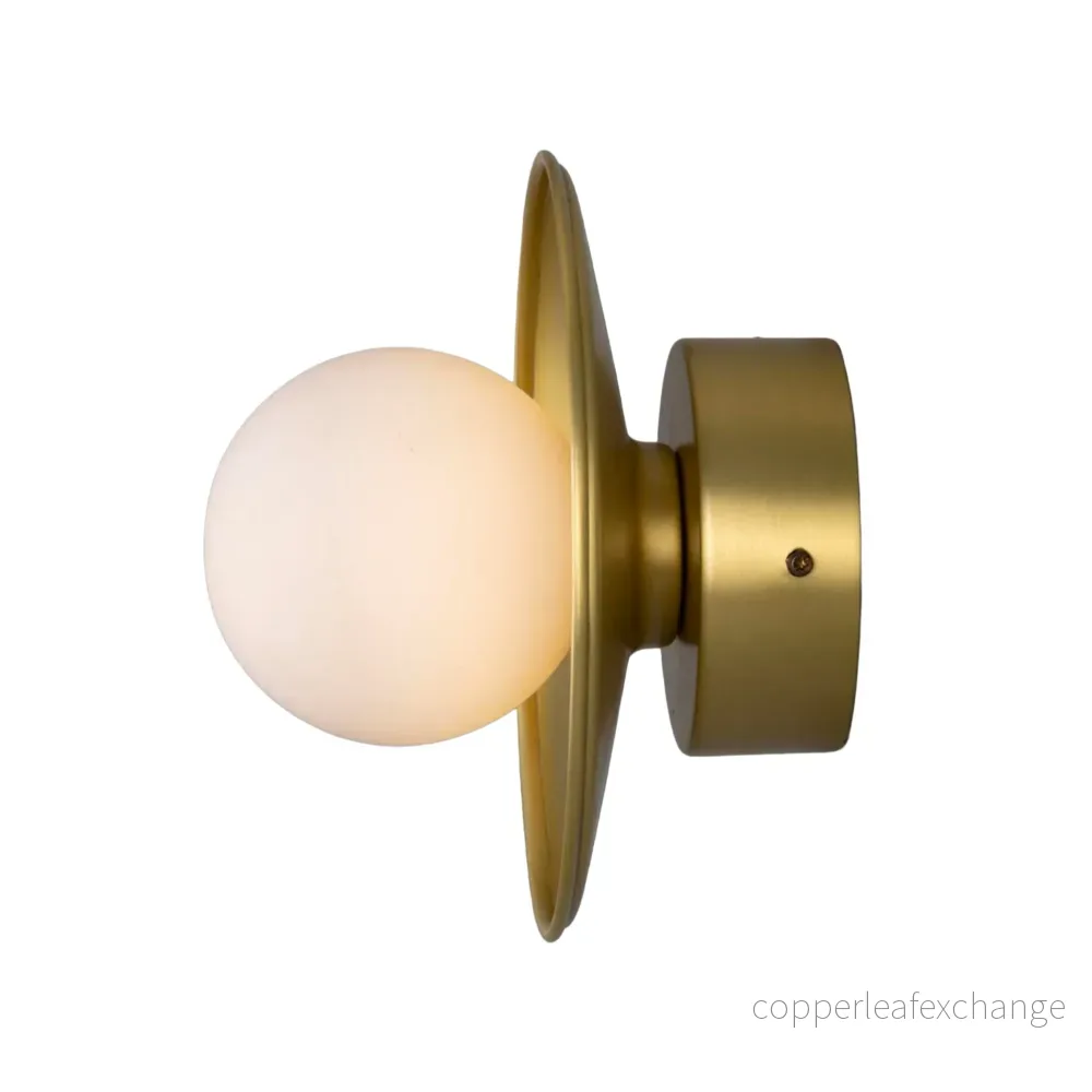 AOSTA - Brass Disc Bathroom Wall Light with Glass Globe 16.2cm IP65 - Bild 3