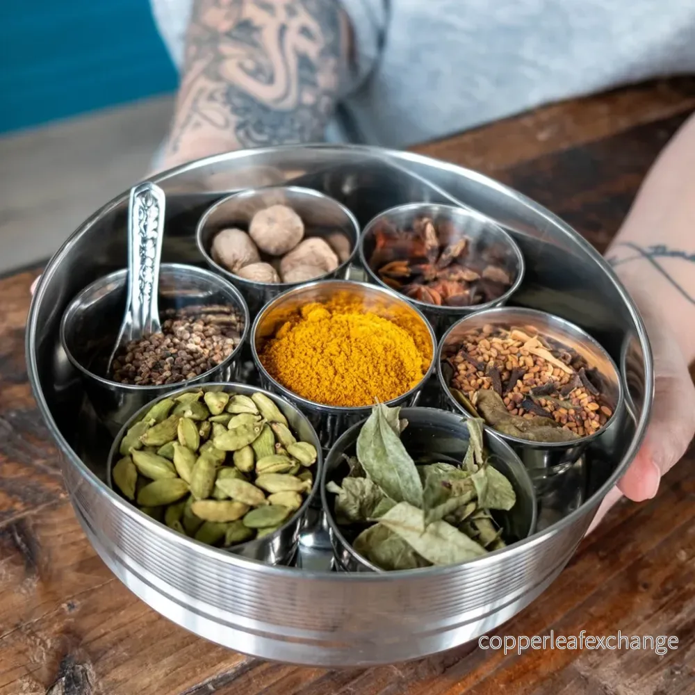 Masala dabba – indisk kryddförvaring Masala dabba – indisk kryddförvaring