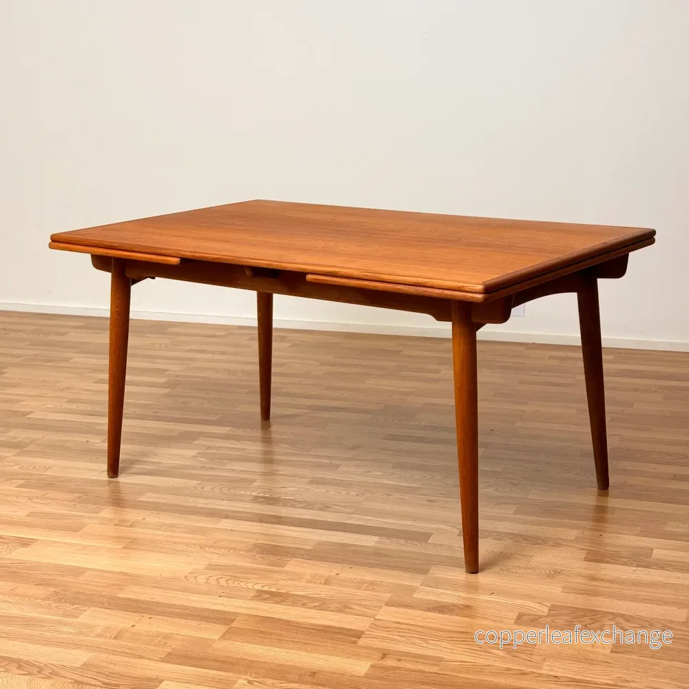 Matbord modell 'AT-312' i teak av Hans J. Wegner och Andreas Tuck, 1950-60-tal, Danmark