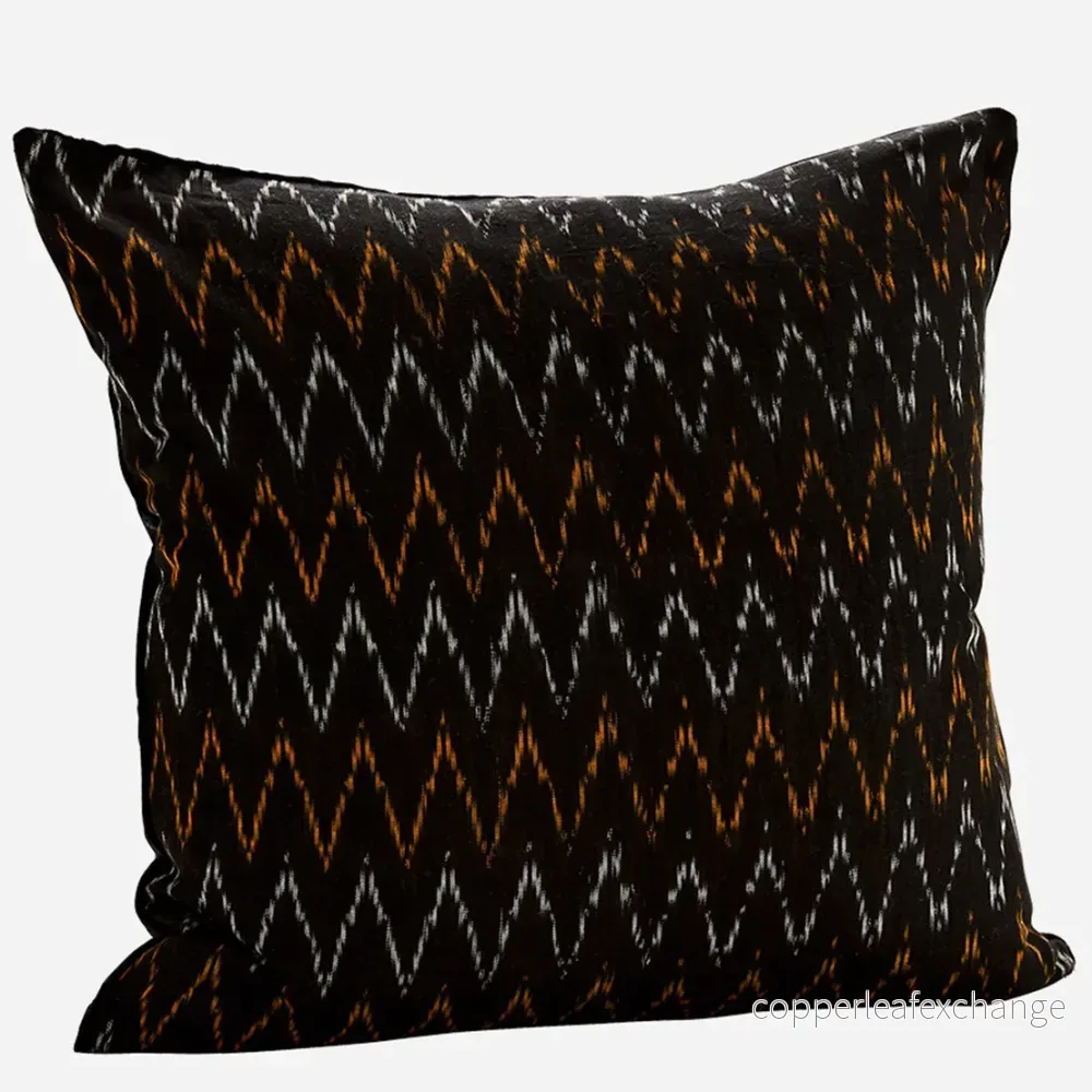 Madam Stoltz Ikat kuddfodral Madam Stoltz Ikat kuddfodral