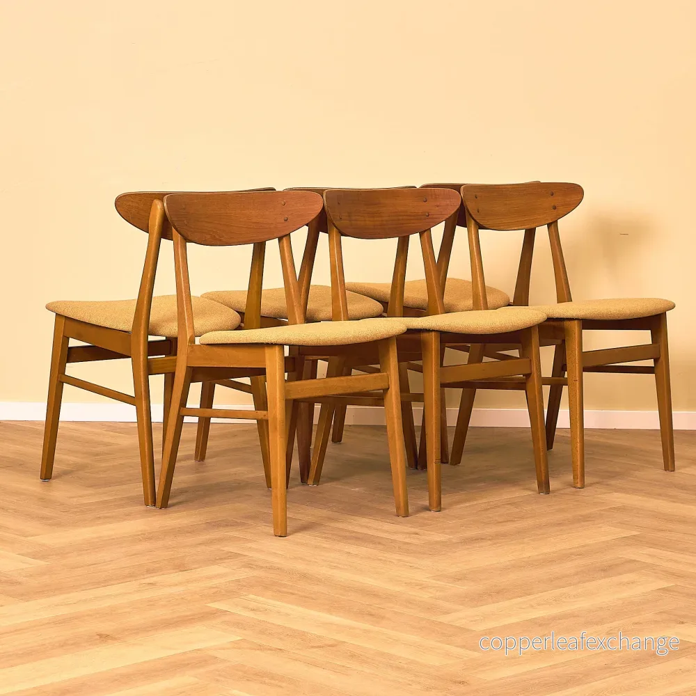 Matstolar i teak & bok av Farstrup, modell 210