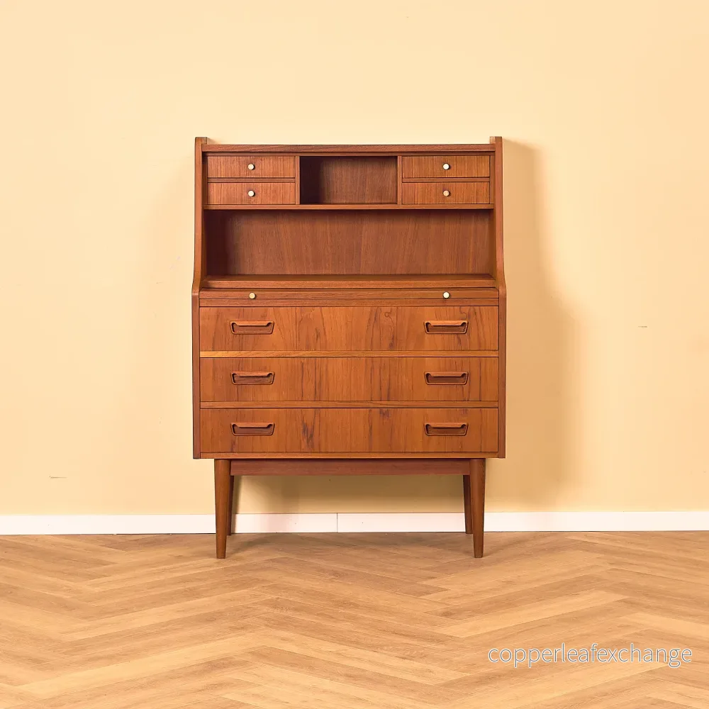 Dansk sekretär i teak