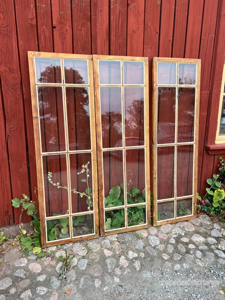 3 st pröjsade fönsterbågar 3 st pröjsade fönsterbågar