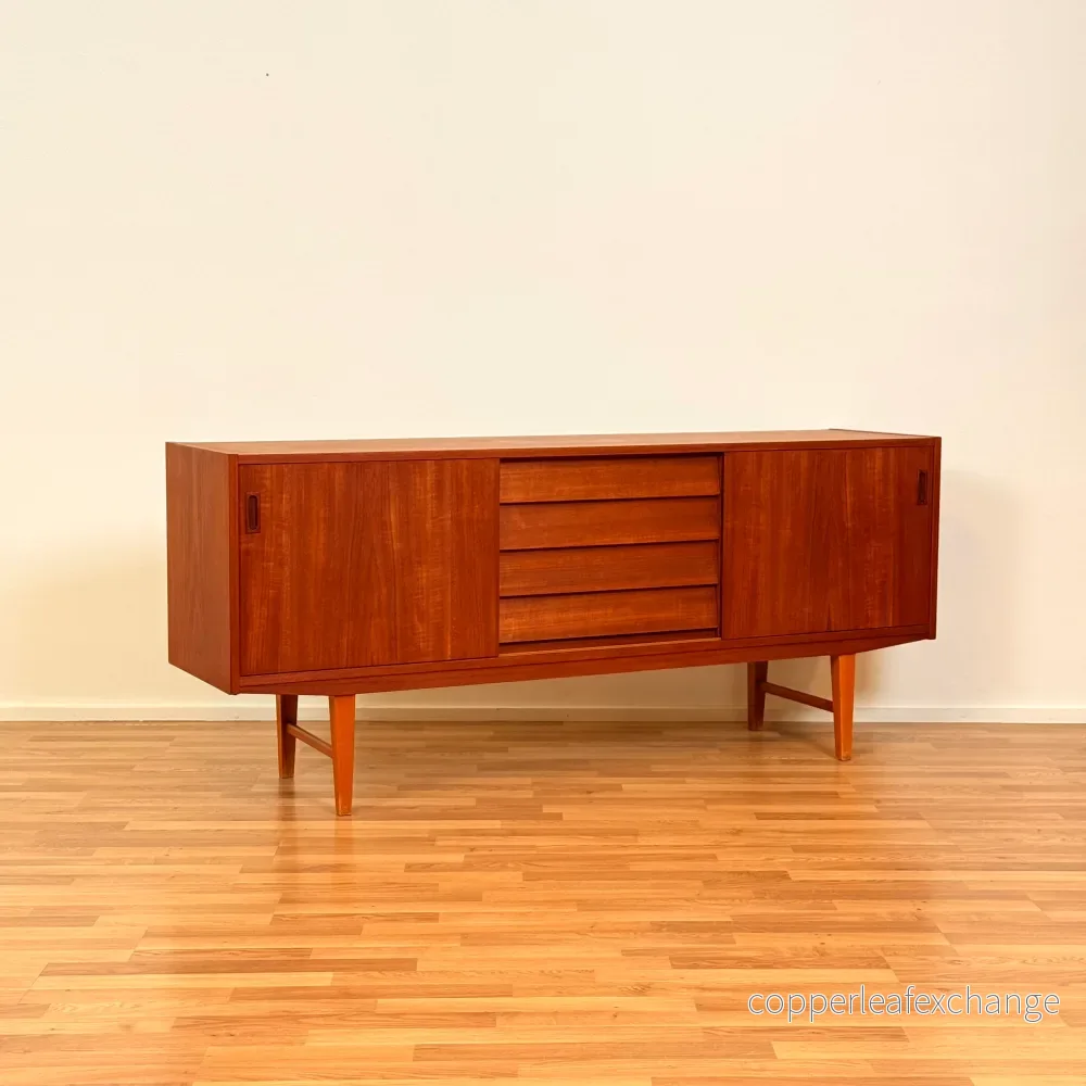 Skänk i teak, 1960-70-tal, Sverige