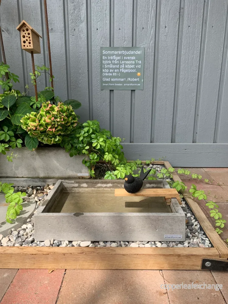 Fågelpool med trampolin i svensk ek - Bild 3