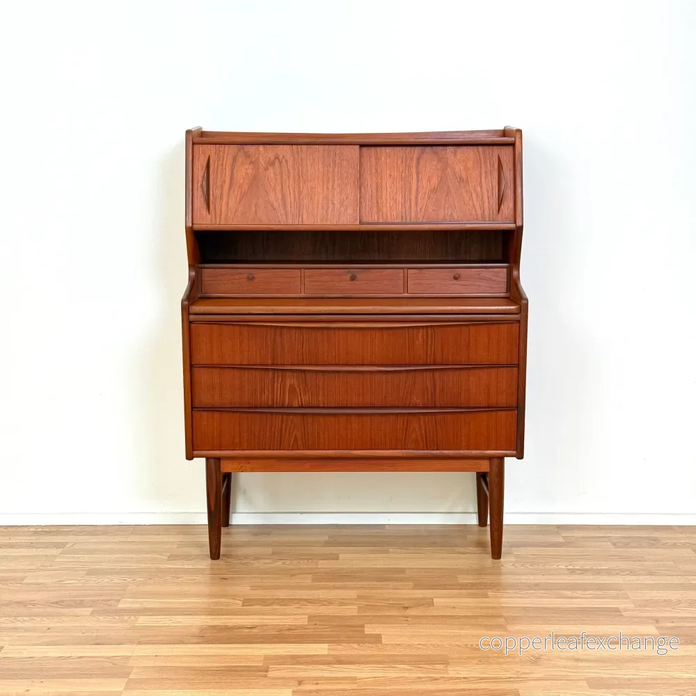 Dansk sekretär i teak