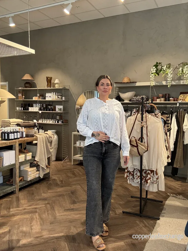 Lina Jeans med vida ben och hög midja Mörk grå Lina Jeans med vida ben och hög midja Mörk grå