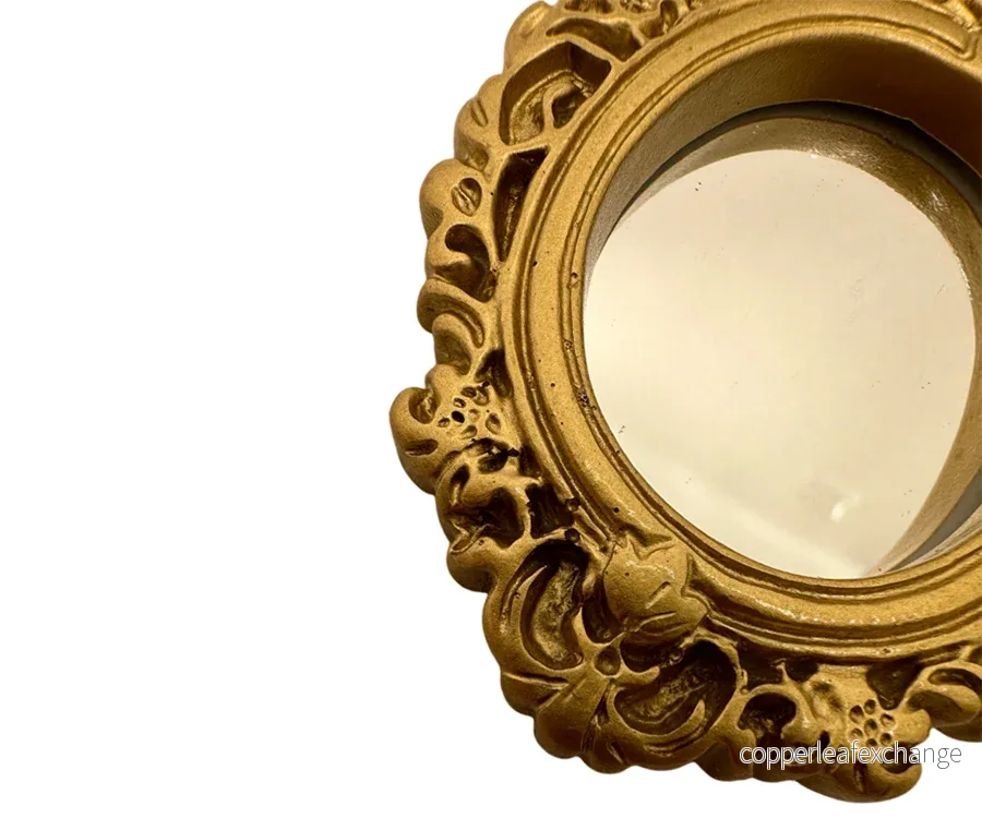 Miniatyr – Spegel i guld till dockhus, oval guldspegel - Bild 2